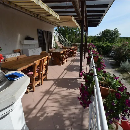 Guest house Nada