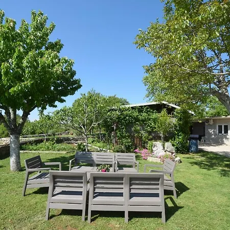 Guest house Nada Baska (Krk)